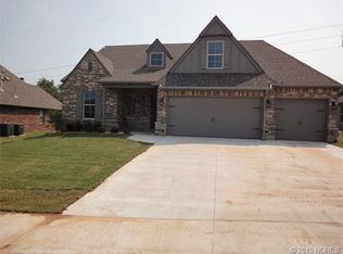 2313 W Quinton St, Broken Arrow, OK 74011