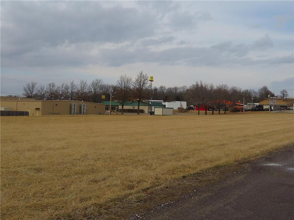 2nd image of Railroad St