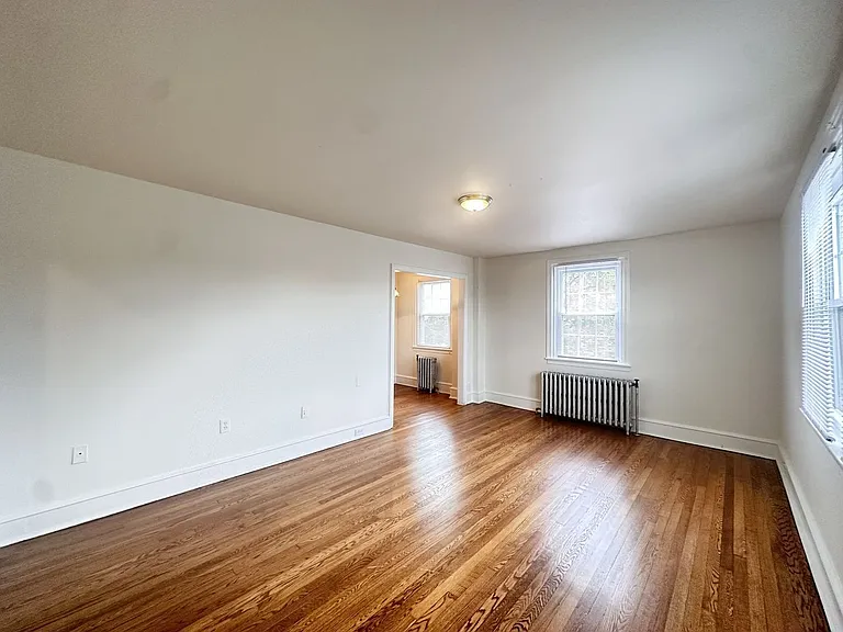 Hazel Apartments — Photo 6