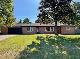 5285 Birchwood Dr, Kalamazoo, MI 49009