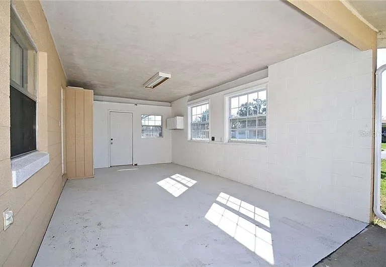 1309 Forester Ave — Photo 5