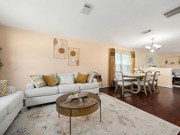 4th image of 19135 Royal Isle Dr