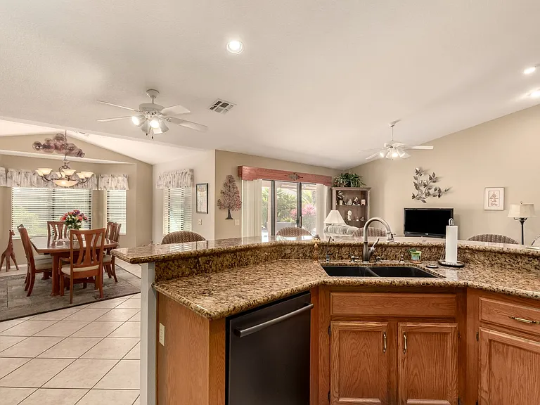 9559 E Sunburst Dr — Photo 18