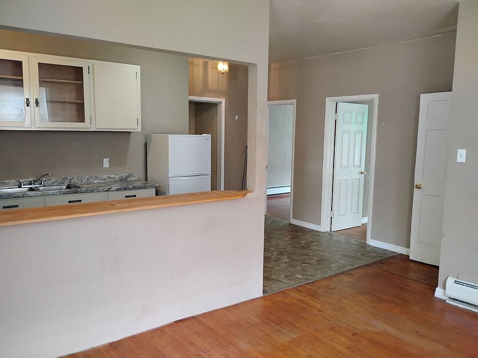 1st image of 723 Centre St #C
