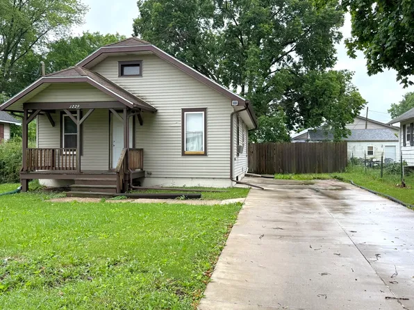 1229 W 6th St, Sterling, IL 61081