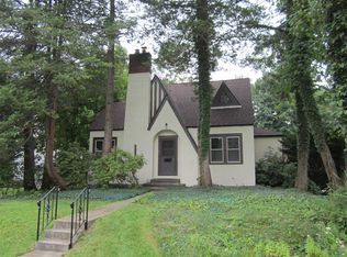 12 Meadow Rd, Poughkeepsie, NY 12603