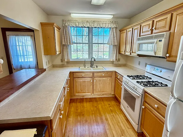 1213 Glenwood Heights Rd — Photo 12