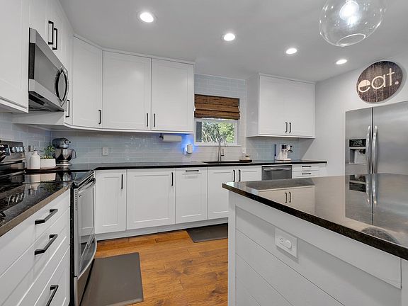 5th image of 4059 Roscrea Dr