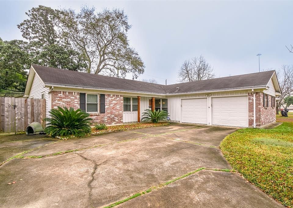 1st image of 5611 Saxon Dr