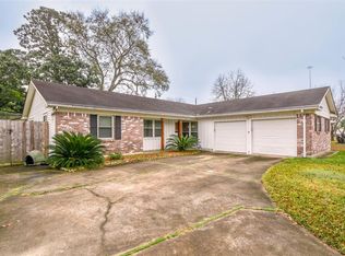 5611 Saxon Dr, Houston, TX 77092