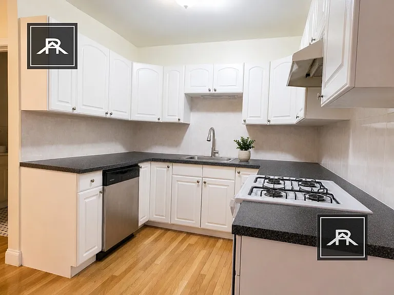 52 Egmont St #5 — Photo 1
