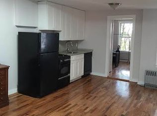 684 4th Ave #1B, Brooklyn, NY 11232