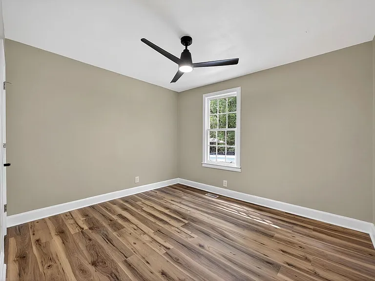 2218 Holt Dr — Photo 12