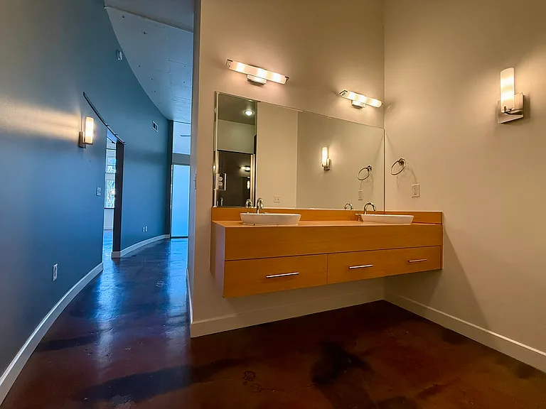 Central Park Lofts — Photo 36