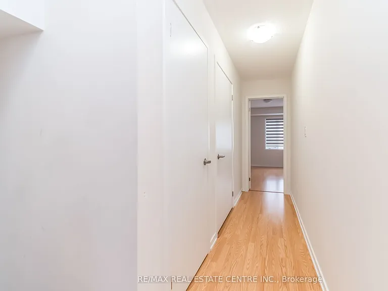 30 Lambert Ln — Photo 18