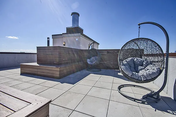 Rented by Level Group | media 34