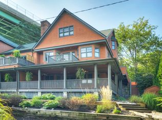 353 Riverdale Dr, Rocky River, OH