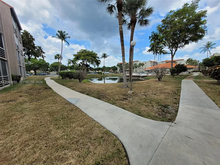 1800 N Lauderdale Ave #1210 — Photo 19
