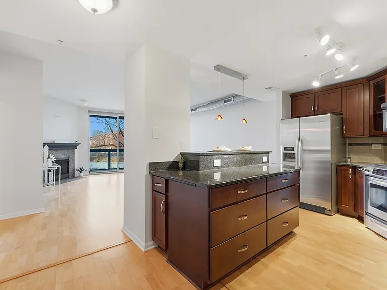 1228 Emerson St #304 — Photo 11
