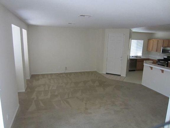 4th image of 425 S Meadowbrook Dr S #152