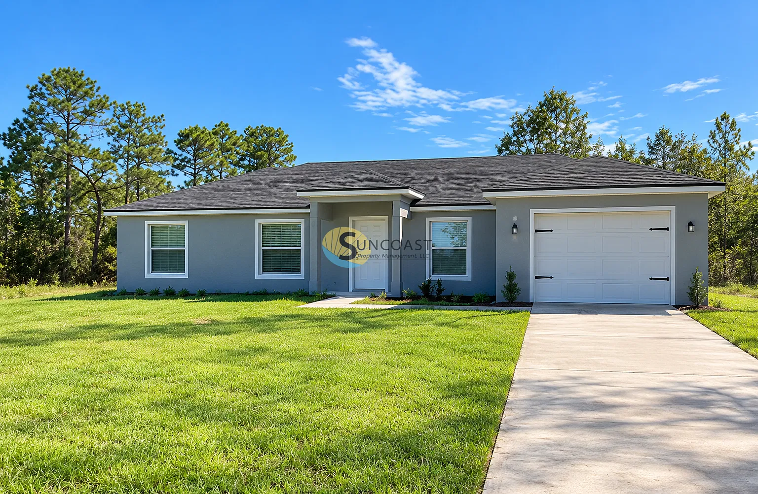 Spacious 4BR Home! 2 Car Garage + Washer & Dryer — Photo 1