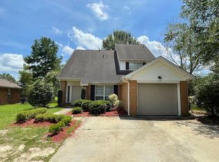 206 Swing Ct, Raeford, NC 28376
