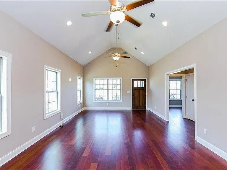 2618 Tuscany Hills Dr — Photo 2