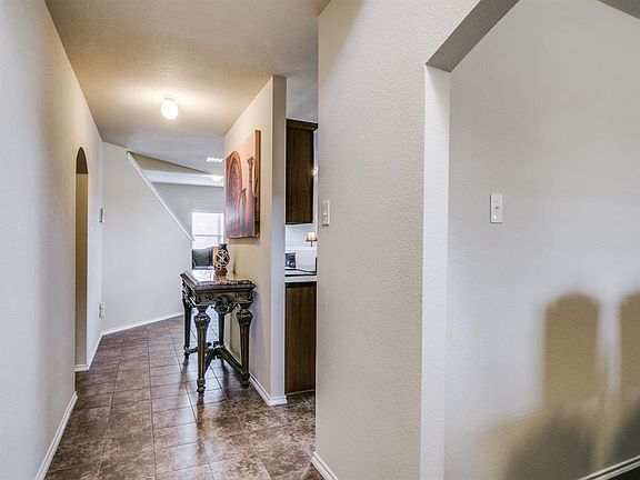 3rd image of 2515 Stonegate Dr