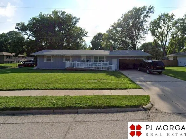 809 N 13th St, Blair, NE 68008