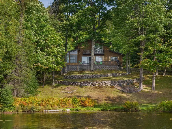 3485 Sylvan Isle Dr, Watersmeet, MI 49969