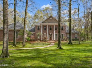 194 Meadowlark Ln, Ridgeland, MS 39157