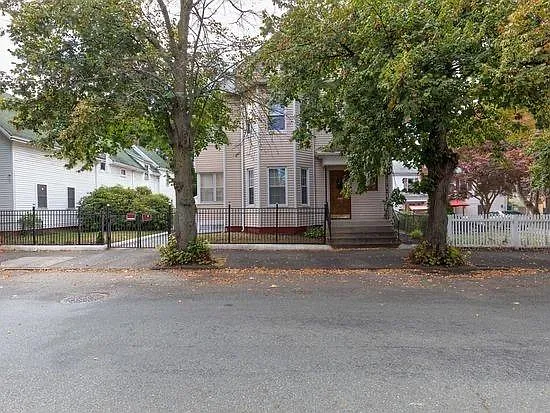 37 Estes St — Photo 2