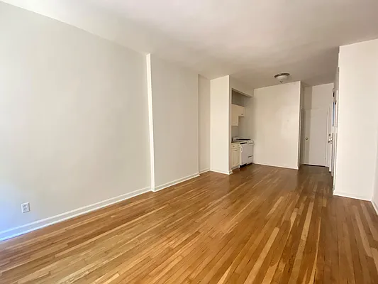 Rented by Douglas Elliman | media 7