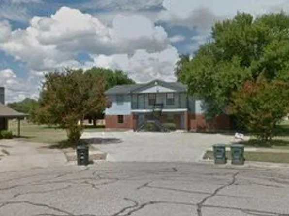 4805 Cedarhill Circle