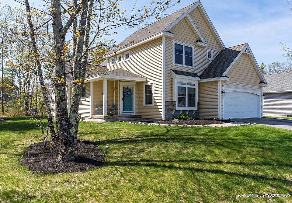2nd image of 8 Maneta Dr