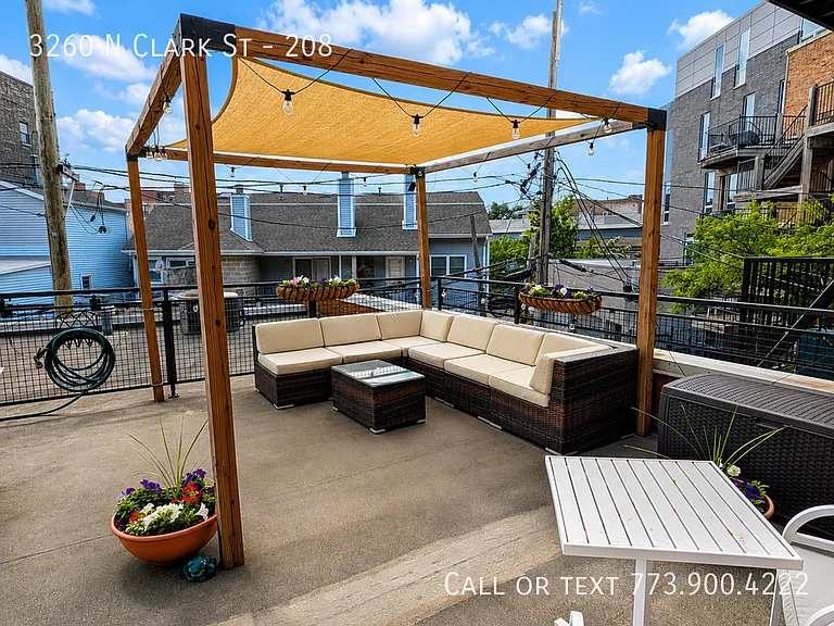 3260 N Clark St #208 — Photo 13