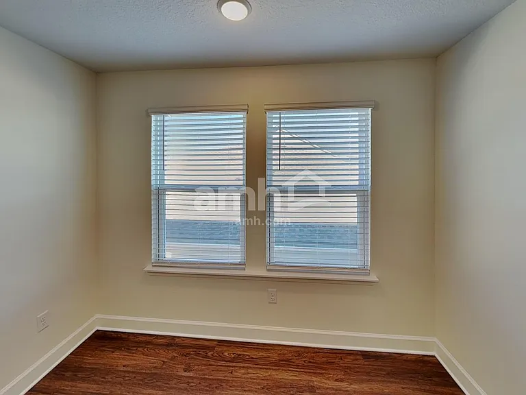 11458 Bay Hill Cir — Photo 24