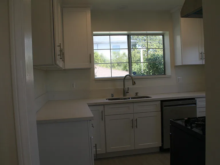 3292 Grand View Blvd — Photo 63