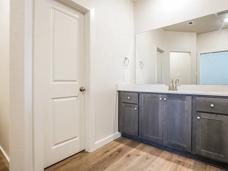 1532 Harvester Dr — Photo 11