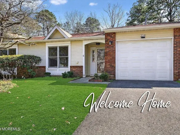 204 Deanne Drive, Lakewood, NJ 08701