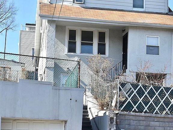 2nd image of 161 Palisade Ave #1