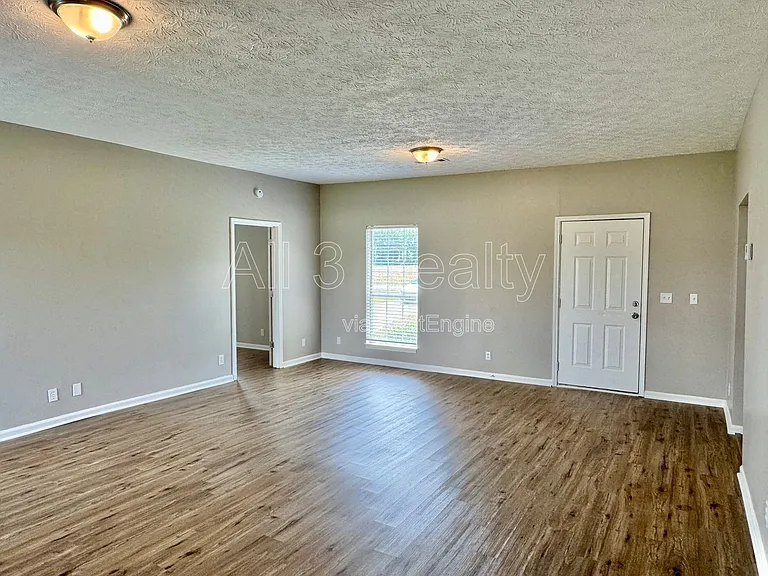 1520 Hogan Rd — Photo 8