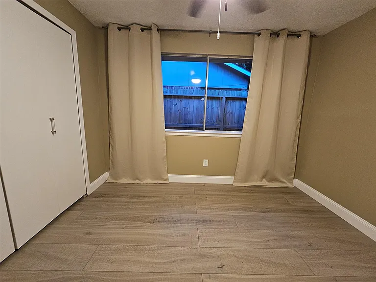 22530 John Rolfe Ln — Photo 13