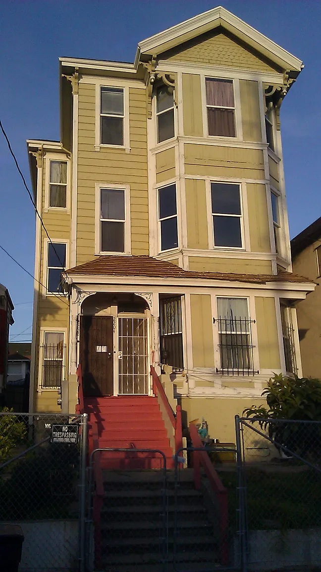 2206 E 15th St photo 1