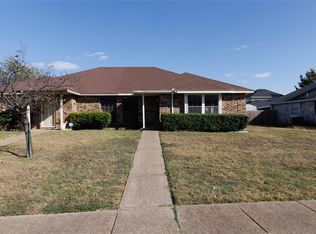 2910 Tanglewood Dr, Lancaster, TX 75134