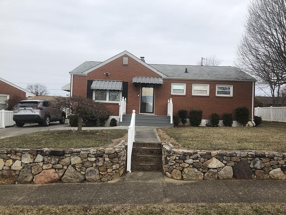 1st image of 106 Trinkle Ave NE