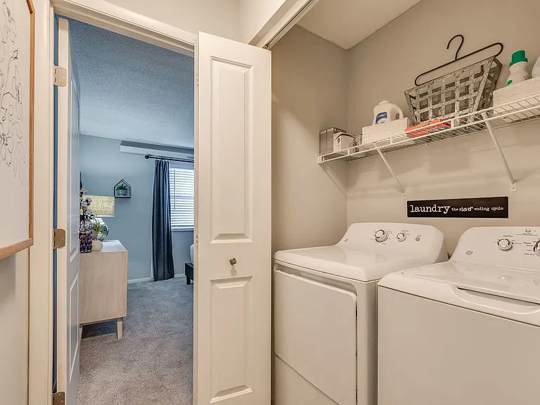 Pierpont Apartments — Photo 16