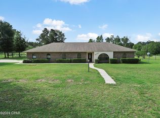 8255 Shady Grove Rd, Grand Ridge, FL 32442