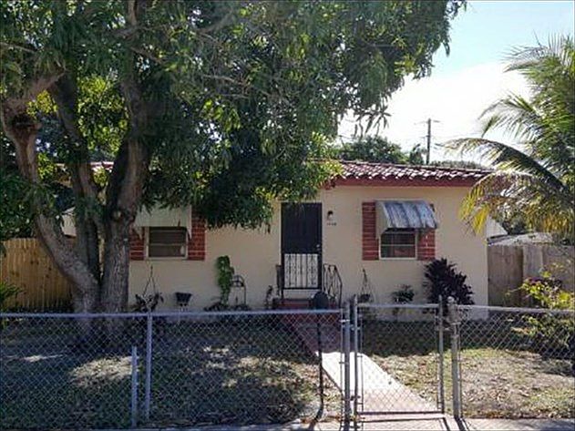 1st image of 1538 NE 152nd Ter