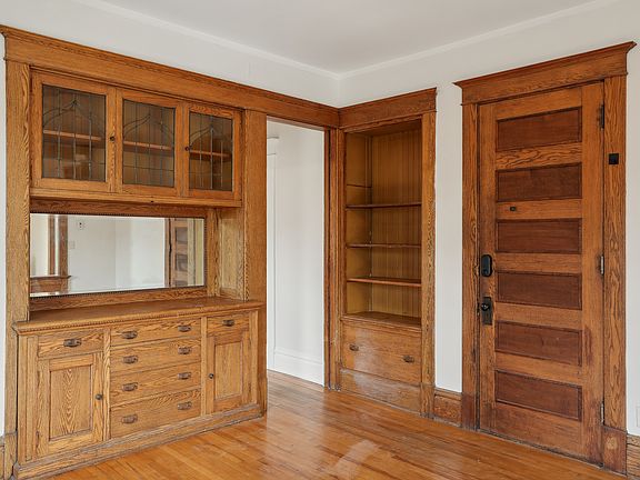 4th image of 2448 Lyndale Ave S APT 1